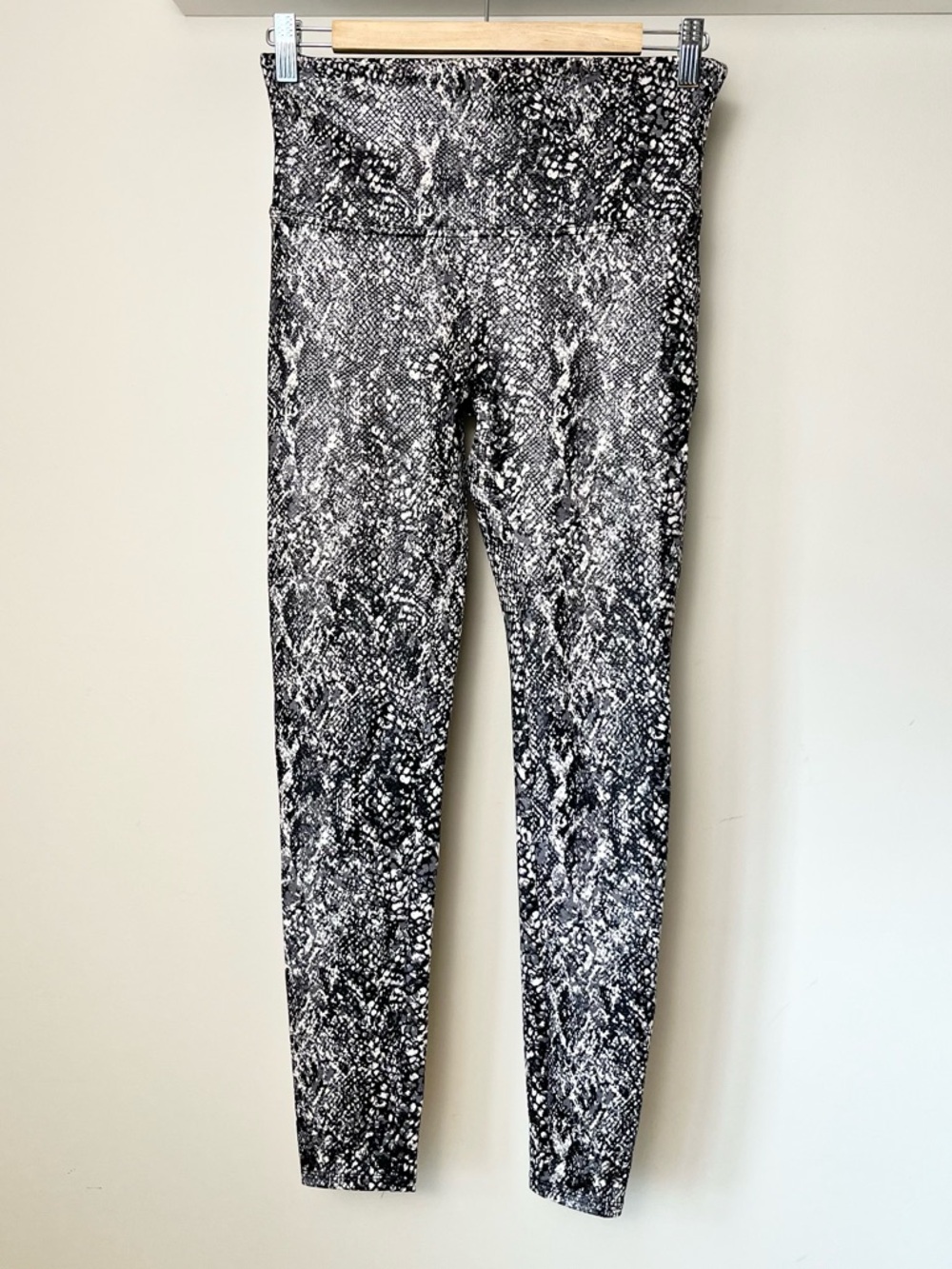 SPANX Snakeskin Shine Leggings